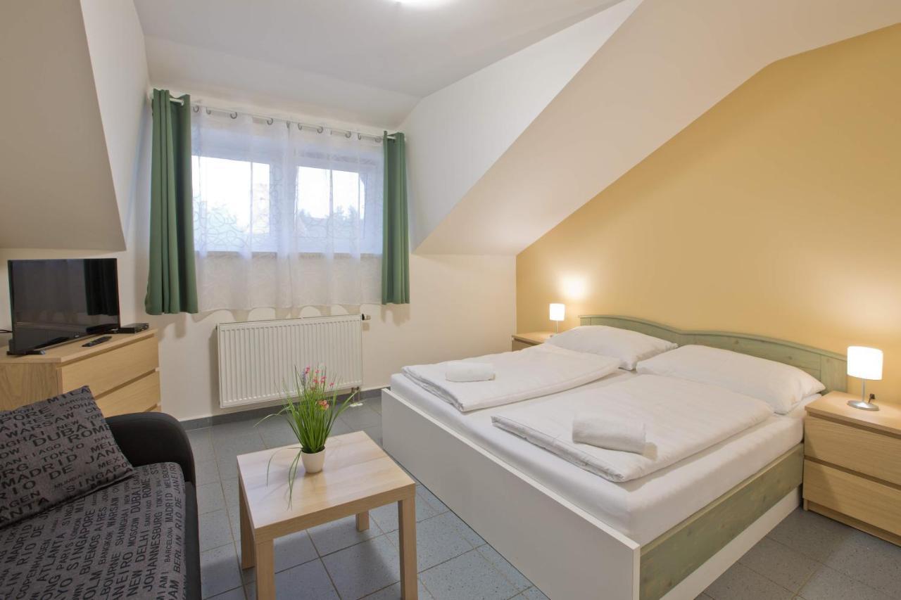 Sindlovska Krcma Hotel Ceske Budejovice Exterior foto