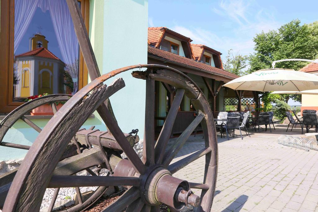 Sindlovska Krcma Hotel Ceske Budejovice Exterior foto